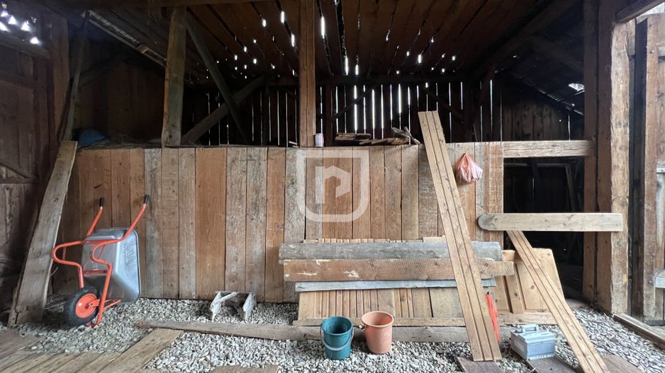 De vanzare casa, atelier fierarie, 4 anexe - 2507 mp in Manastirea Humorului - Poză 9