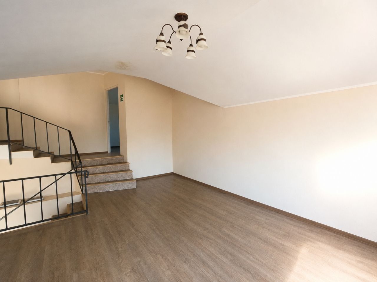 Casă în Doroțcaia – 140 m² | 13,71 ari | 6 camere + living - Poză 30