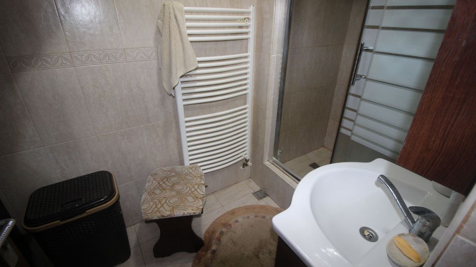 CASA-ZONA MEHALA CU DOUA FRONTURI - Poză 12