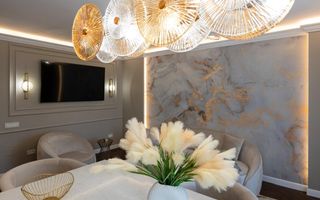 Apartamentcu 2 camere finisat lux in zona centrala - Poză 4