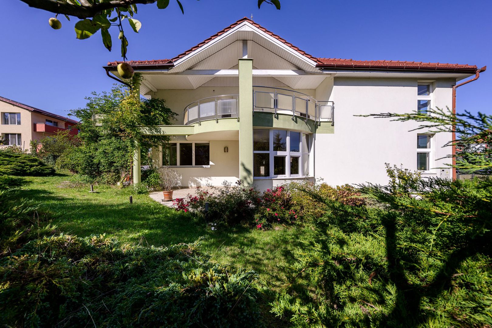 CASA Individuala ELEGANTA 300MP Teren 2150MP CAMPULUI - Poză 2