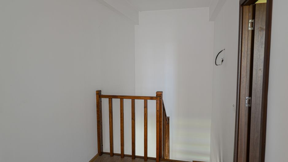 De vanzare casa+garaj/hala, teren 580mp, ideala pentru business - Poză 10