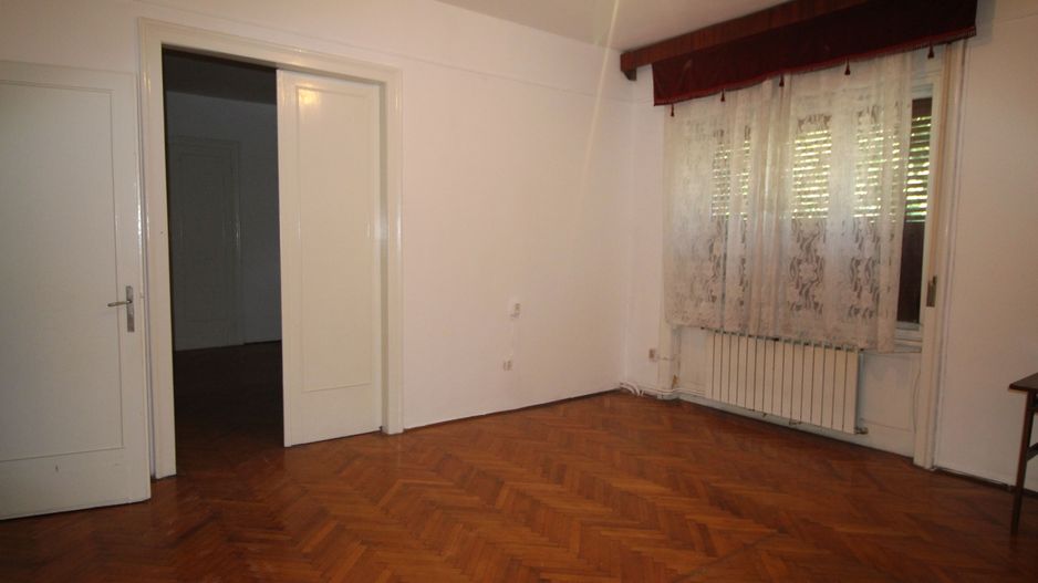 APARTAMENT IN VILA - Poză 8