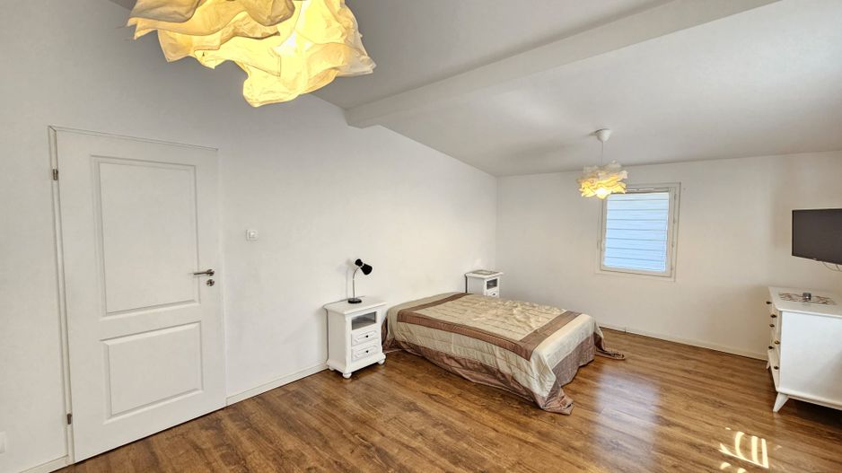 0 % comision, casa individuala 4 camere, 400 mp teren cartier Bulgaria - Poză 10