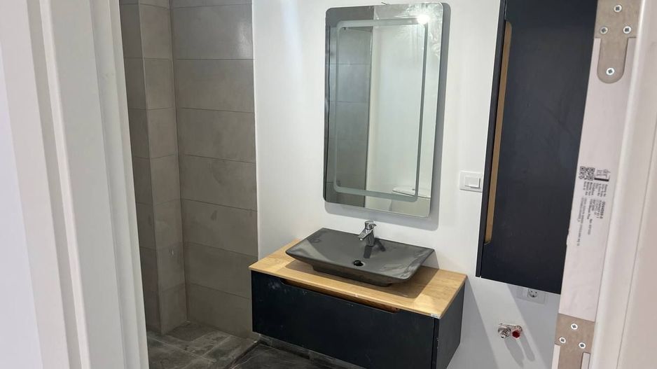 De vanzare casa vila moderna 4 camere Berceni - Poză 8