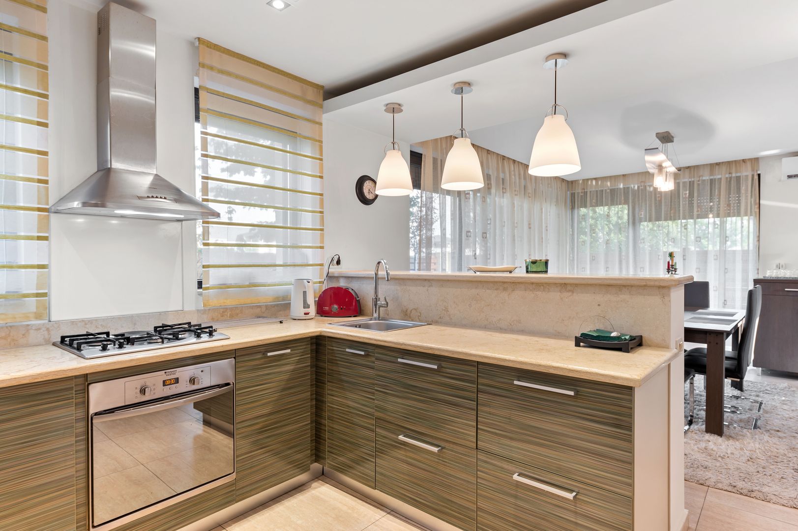 VANZARE Vilă PREMIUM cu 6 camere în zona Central, OTOPENI - Poză 15