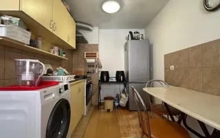 Imobil cu 5 apartamente separate, ideal pentru investitie - zona UMF! - Poză 22
