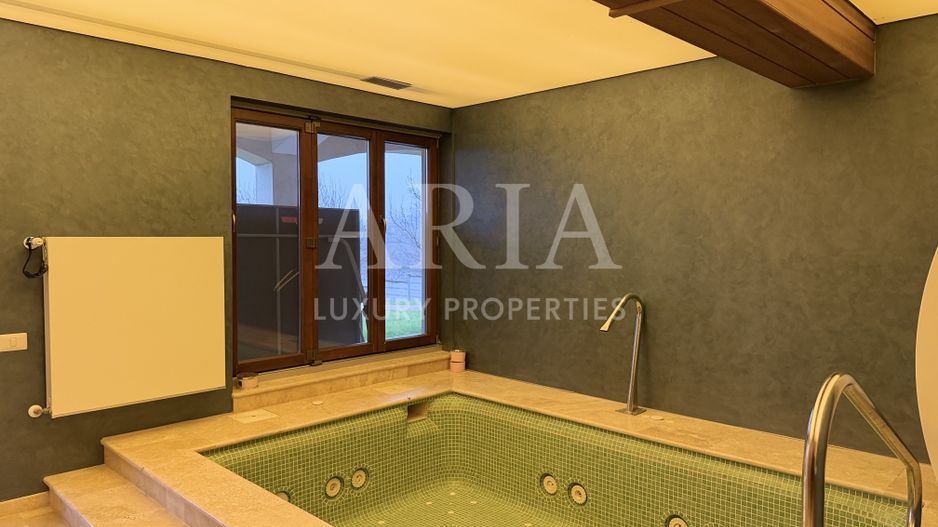 SNAGOV VILA | 36m DESCHIDERE LA LAC | PONTON 250mp | JACUZZI | SPA | BOWLING - Poză 19