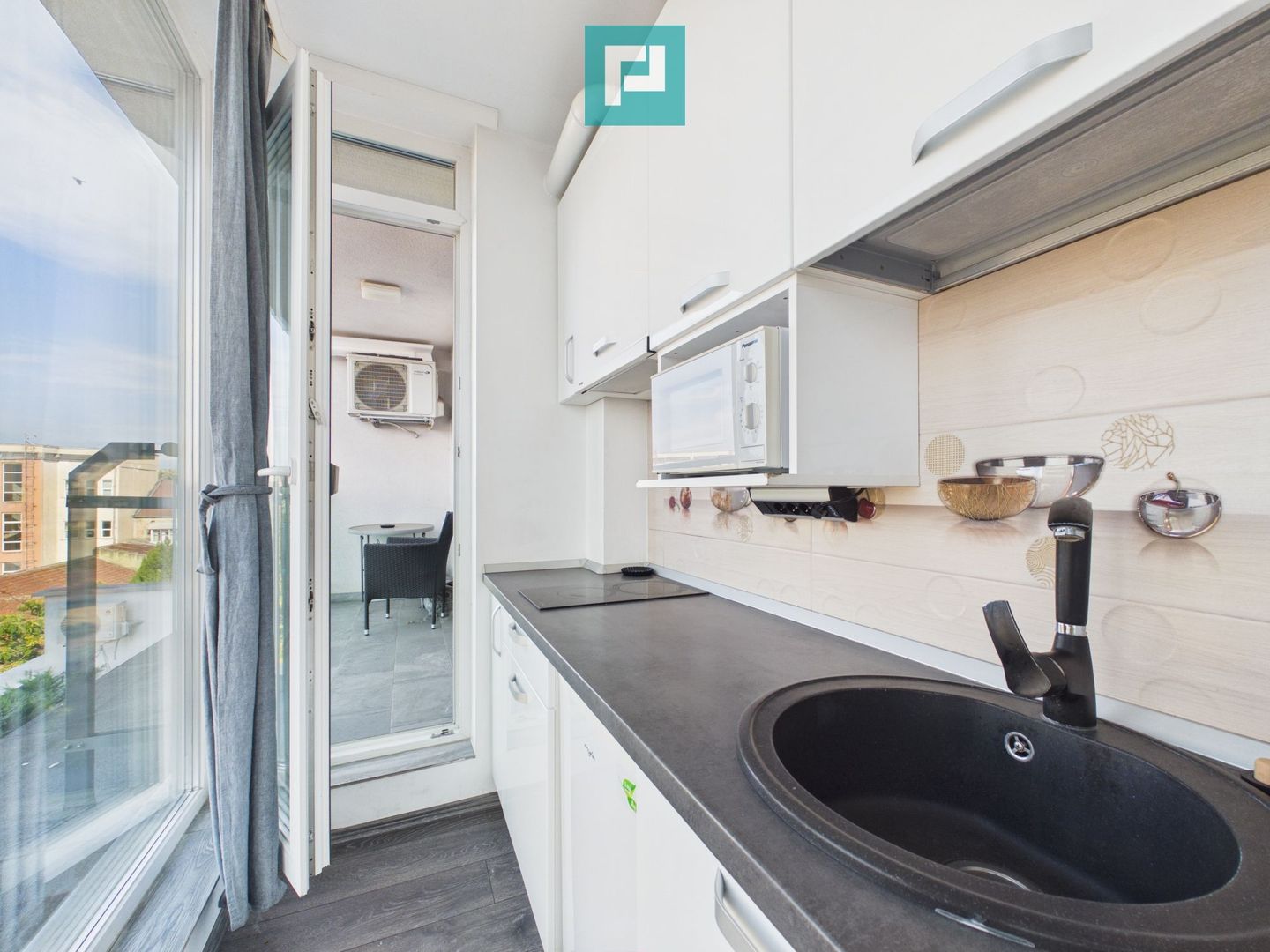 Apartament cu 2 camere la Arad Plaza - Poză 5