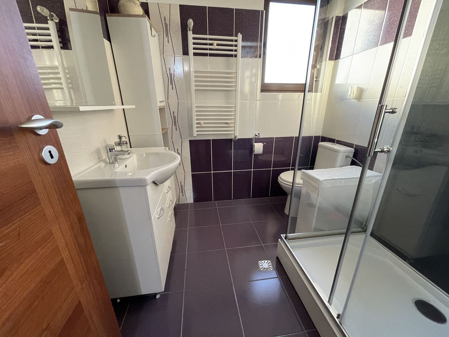 Casa moderna, frumos amenajata in zona Bogdanestilor - Poză 20