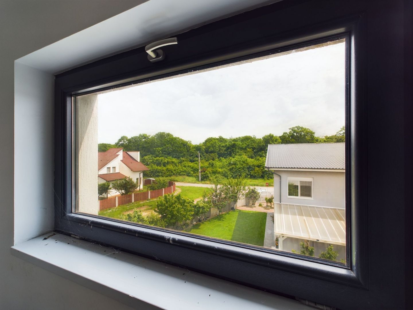 Casă în Dumbrăvița lângă pădure - Poză 2