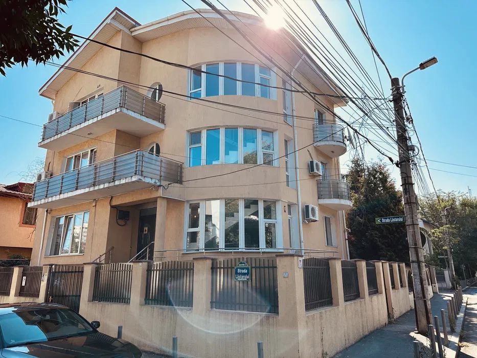 Metrou Brancoveanu, vila D+P+etaj+Mansarda, 11 camere - Poză 1