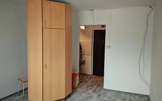 Garsoniera 22 mp,transformata din camera de camin,recent renovata. - Poză 7