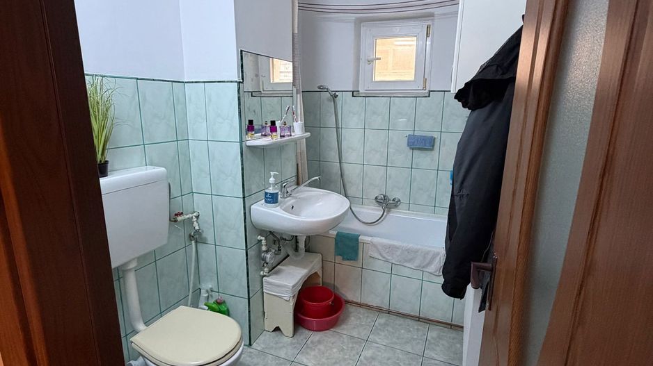 Calea Buziasului | 3 Camere | Etaj 1 | Centrala proprie | - Poză 9