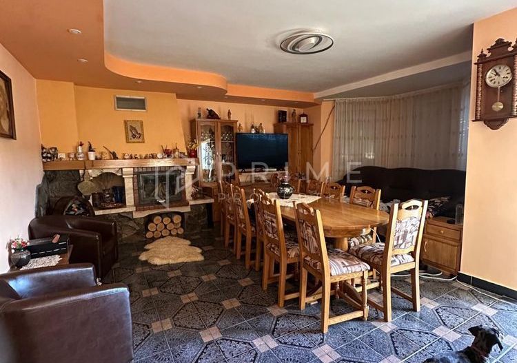 Casă spațioasă de vânzare – Corunca, zona Vatman - Poză 3