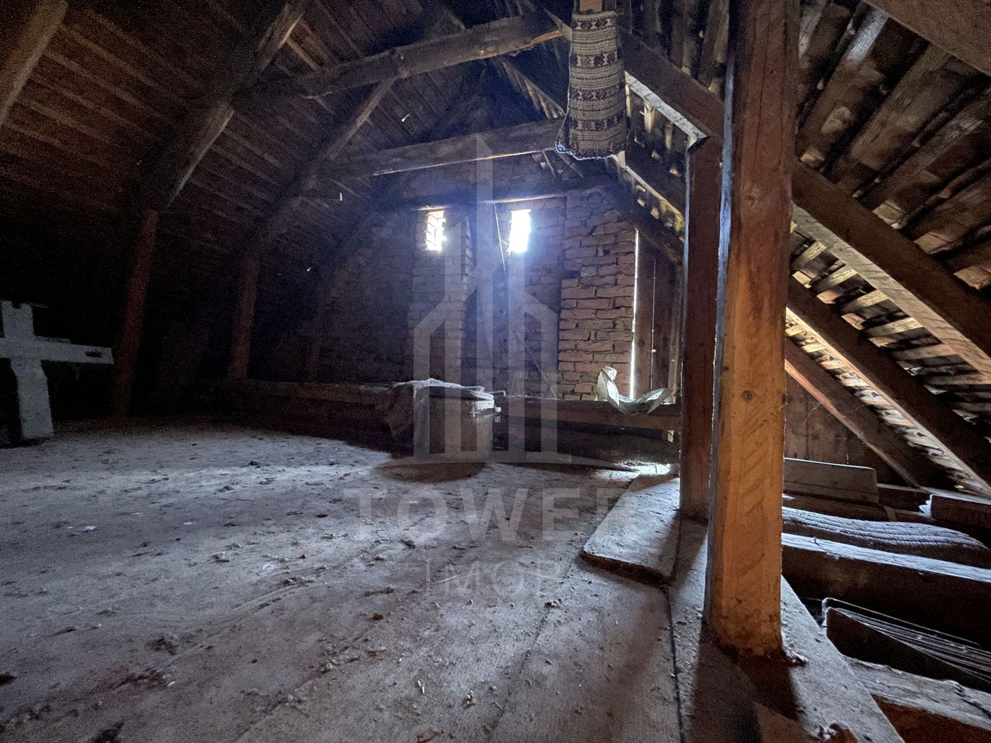 Casă individuală | 2 corpuri | Șură și anexe | teren 1460 mp – Porumbacu De Jos - Poză 17