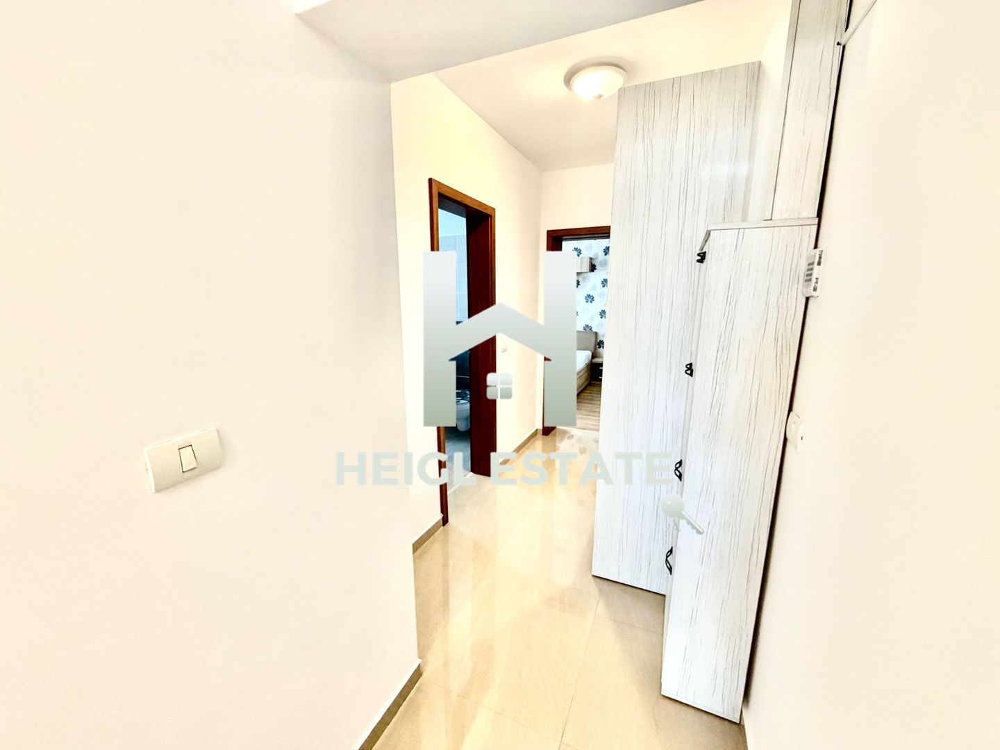 Apartament cu 2 camere decomandat situat la etajul 1 in Giroc - Poză 8