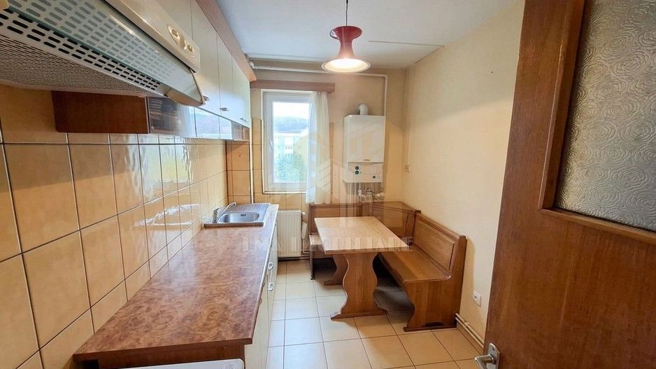 Apartament 3 camere semidecomandat Barbu Lautaru Brasov - Poză 3
