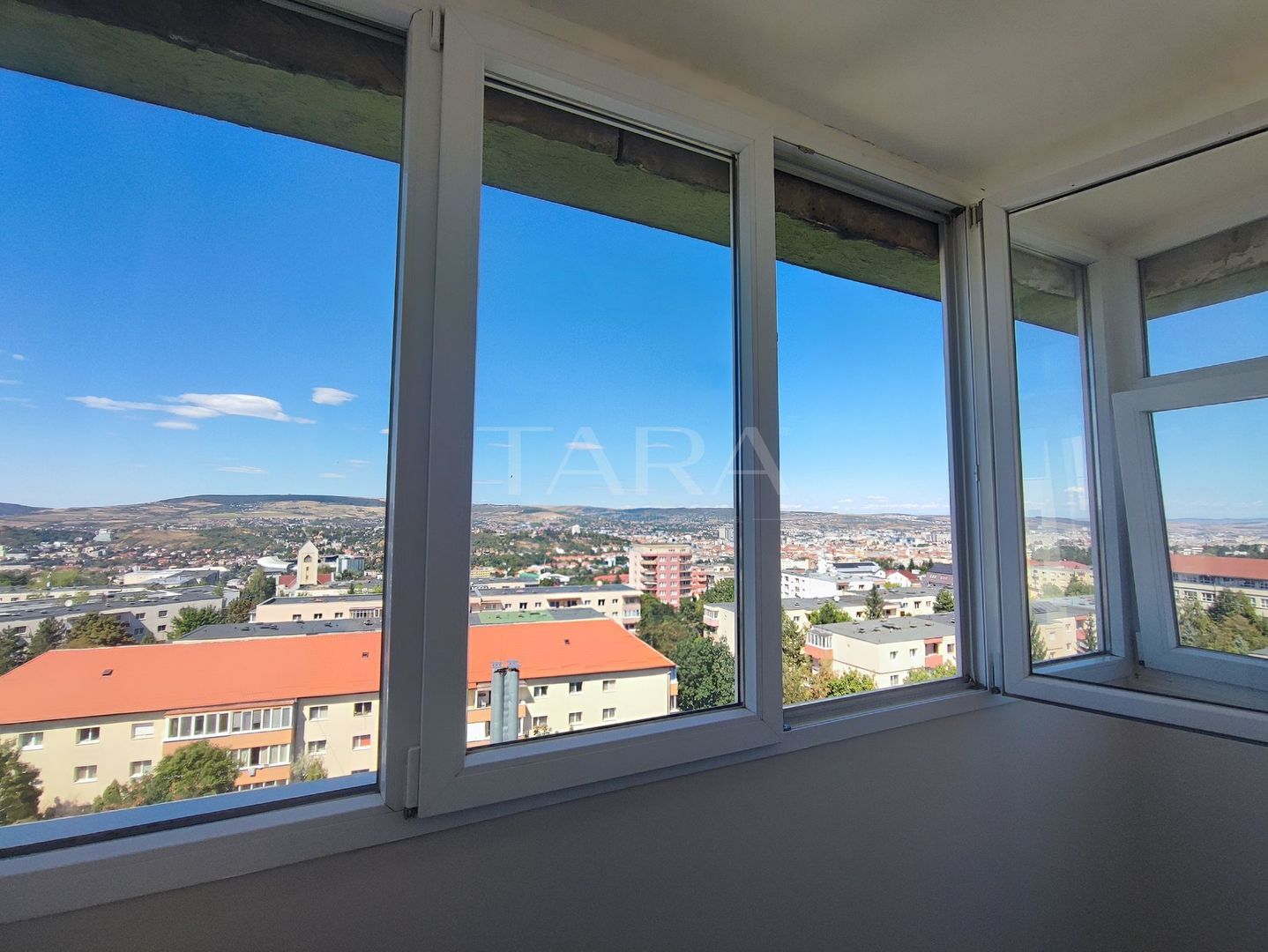 Prima închiriere! Apartament 3 camere, view spectaculos, Zorilor. - Poză 16
