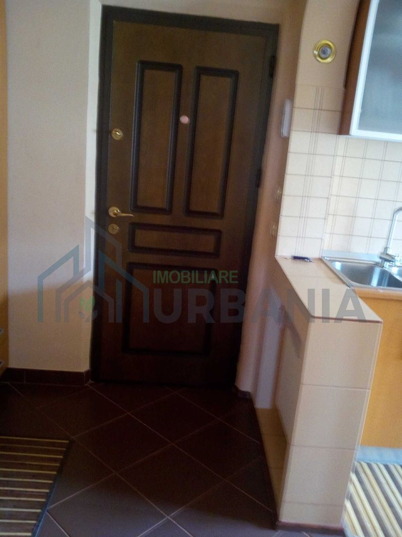 Apartament 3 camere renovat, zona Esplanada, Pașcani - Poză 3
