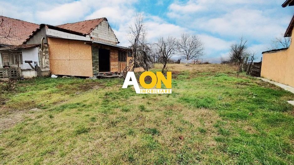 Casa 2 camere, 974 mp teren, Micesti - Poză 2