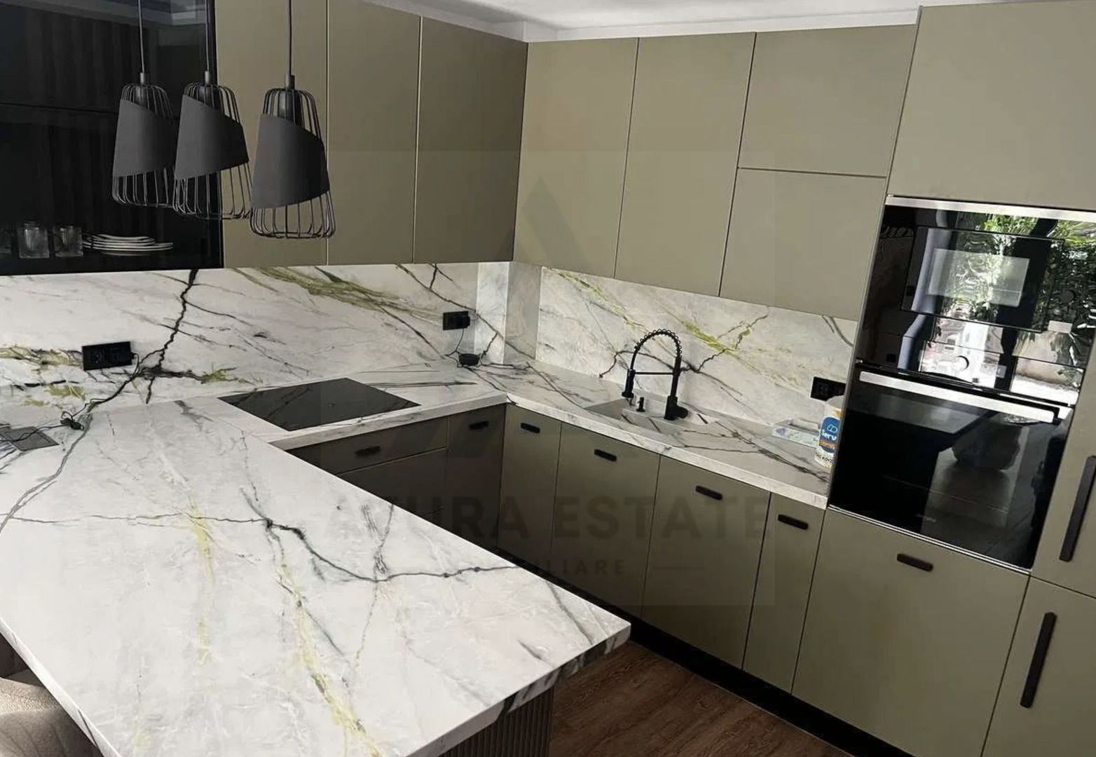 Apartament lux 2 camere curte privata si garaj subteran The Lake Home - Poză 6