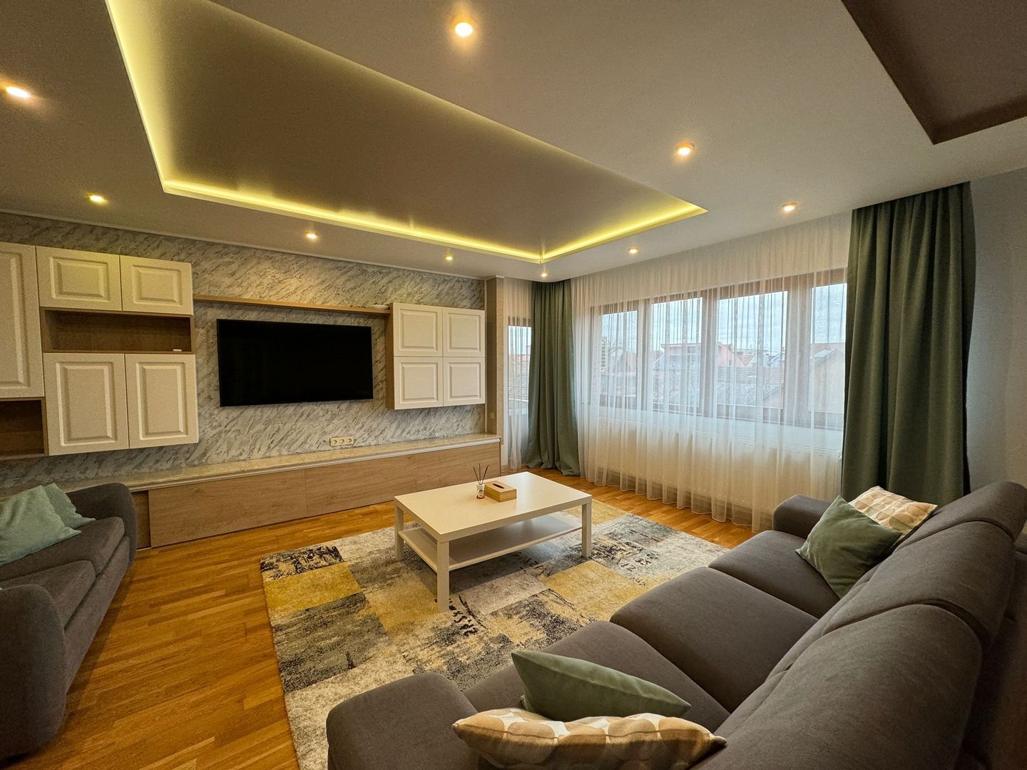 Chirie ap lux, 3 cam,2 bai,120mp mobilat/utilat/ 2loc parcare/terasa - Poză 3