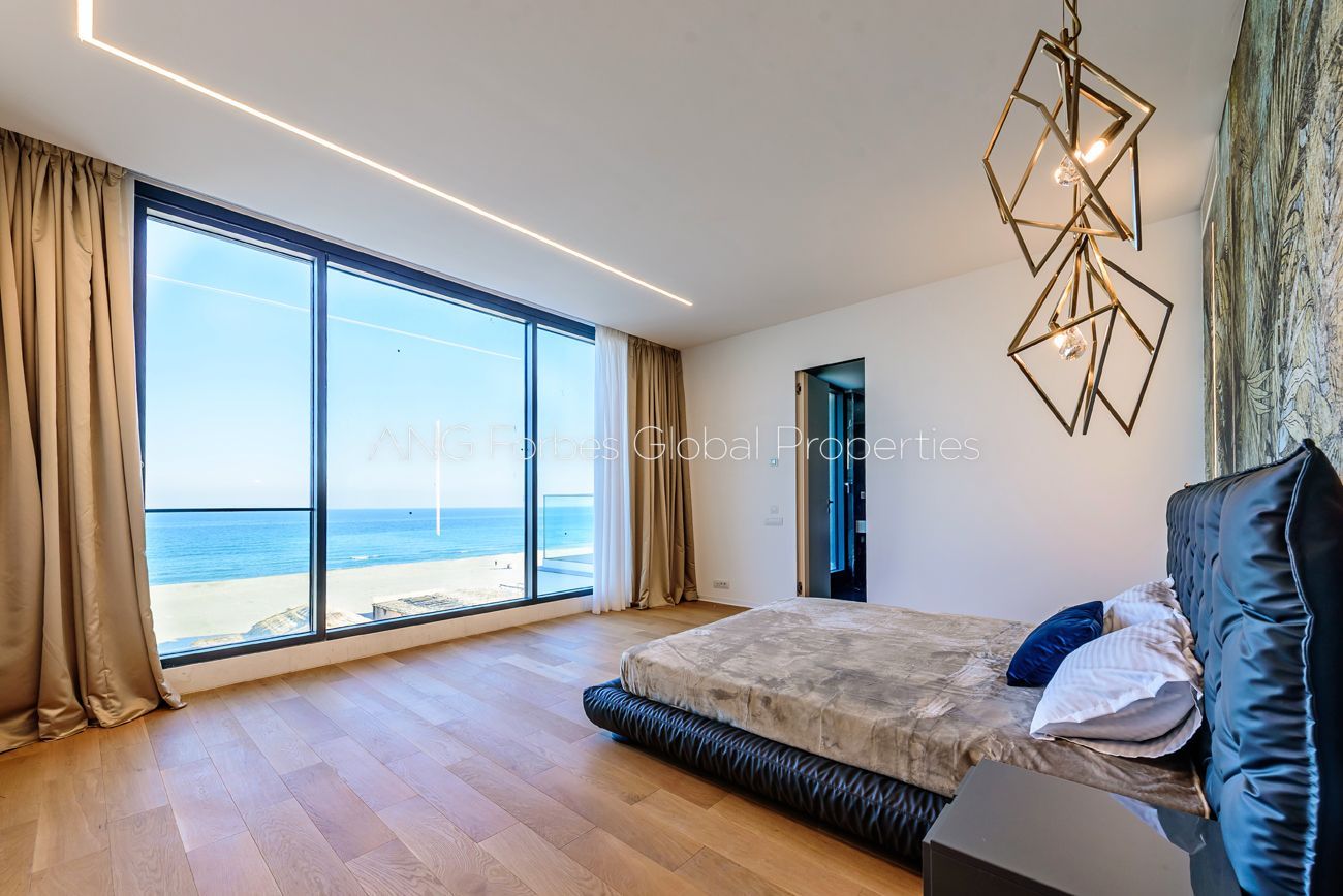 Apartament de 5 camere spațios, situat în zona Nord din Constanța - Poză 14