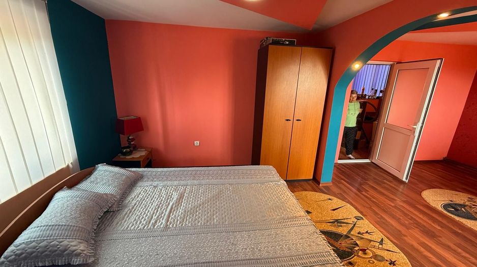 Vila S+P+1,+ garaj inchis + terasa si teren intravilan 6300 mp - Poză 22