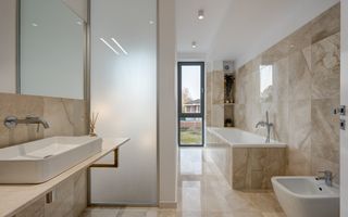 VILA NOU CONSTRUITA CU 4 CAMERE LA VANZARE IN ZONA IANCU NICOLAE - Poză 13