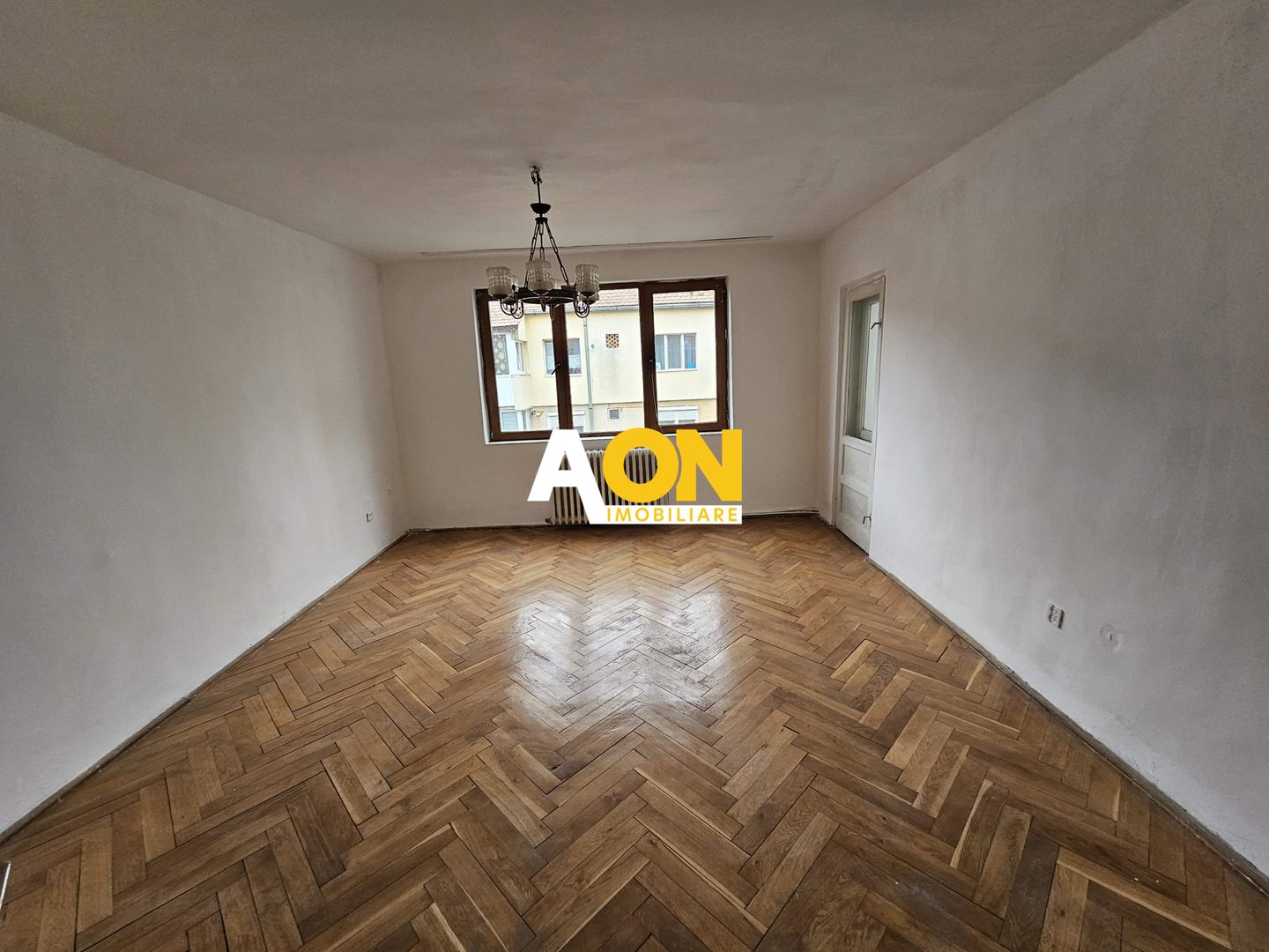 Apartament 3 camere, 78 mp utili, etaj 4 + pod + boxa 7 mp, Cetate - Poză 1