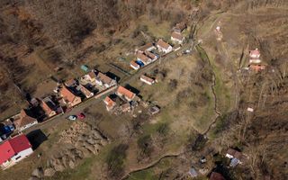 Teren intravilan de 302 mp în localitatea Șoimoș - Poză 11