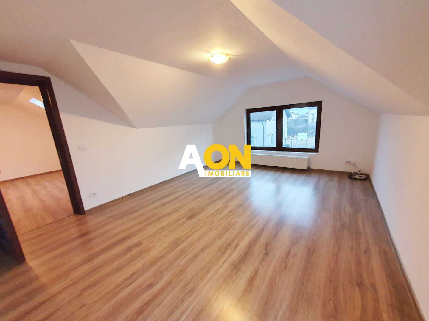 Casa D+P+M.  450 mp teren, 5 camere, garaj, pretabila pt. birouri - Poză 12