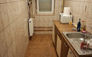 Apartament  2 camere Blascovici cu centrala - Poză 3