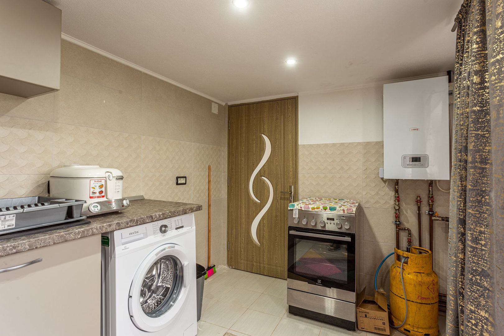 Casă individuală cu teren generos pe colț, în Gai - Poză 11