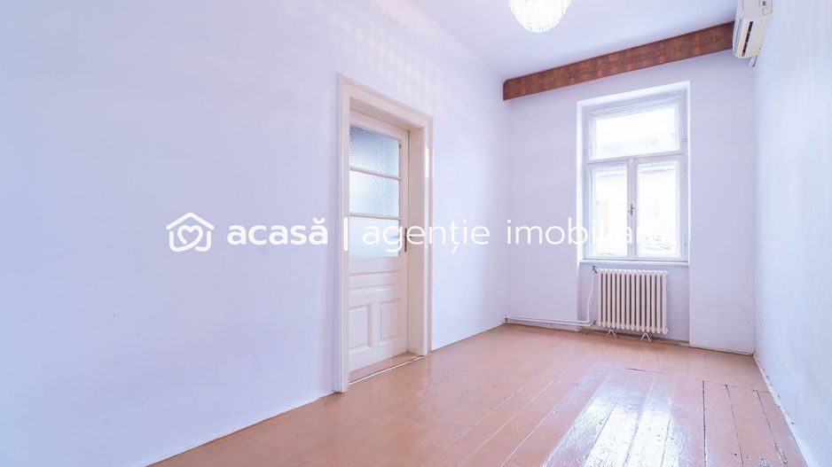 Apartament ultracentral Arad – 468 mp teren propriu, garaj, acces auto - Poză 2