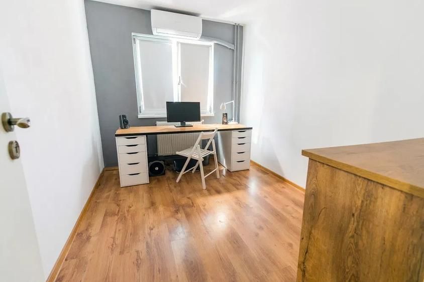 Apartament cu 3 camere- Craiovita Noua, zona Piata Orizont - Poză 4