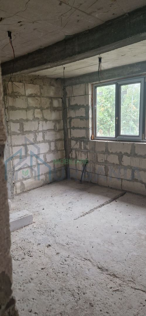 Casă în Măcărești (Prisăcani) - duplex la roșu, etaj, garaj, mansardă 60 mp - Poză 2