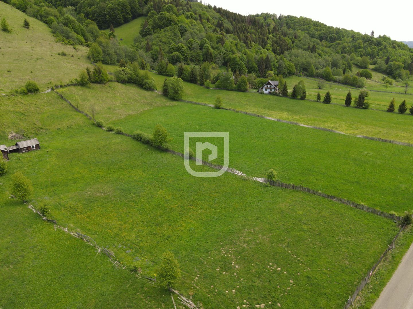 Ultimele 4 terenuri de vanzare Manastirea Humorului 1000mp - Poză 1