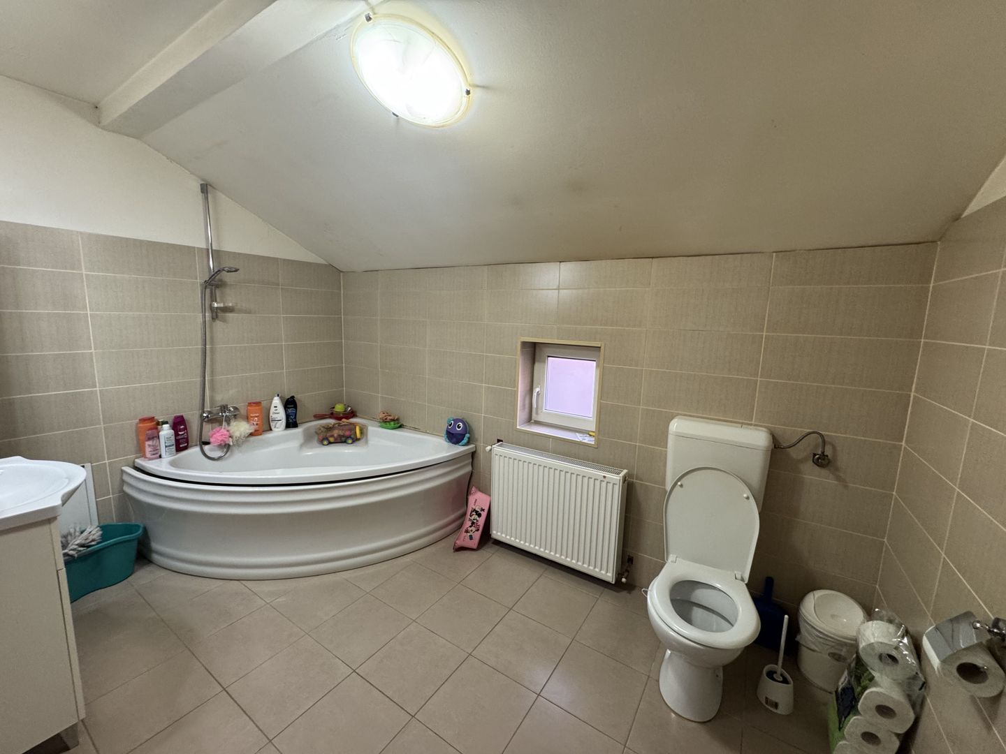 Casa Individuala Sanmihaiu Roman,P+M,4 Camere,2 Bai,Panouri Solare,Carport Auto - Poză 15