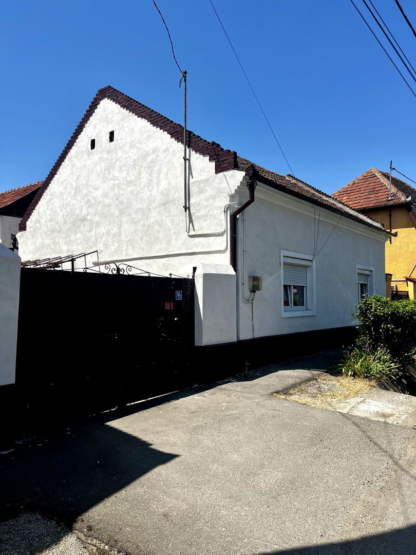 Casa in Oradea 1200 mp teren 400 mp cladiri - Poză 7