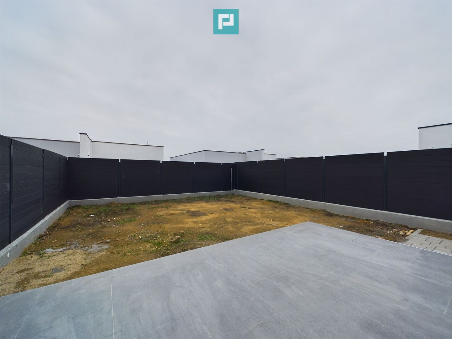 Duplex modern, pe parter, amplasat într-o zonă liniștită din Moșnița Nouă - Poză 13