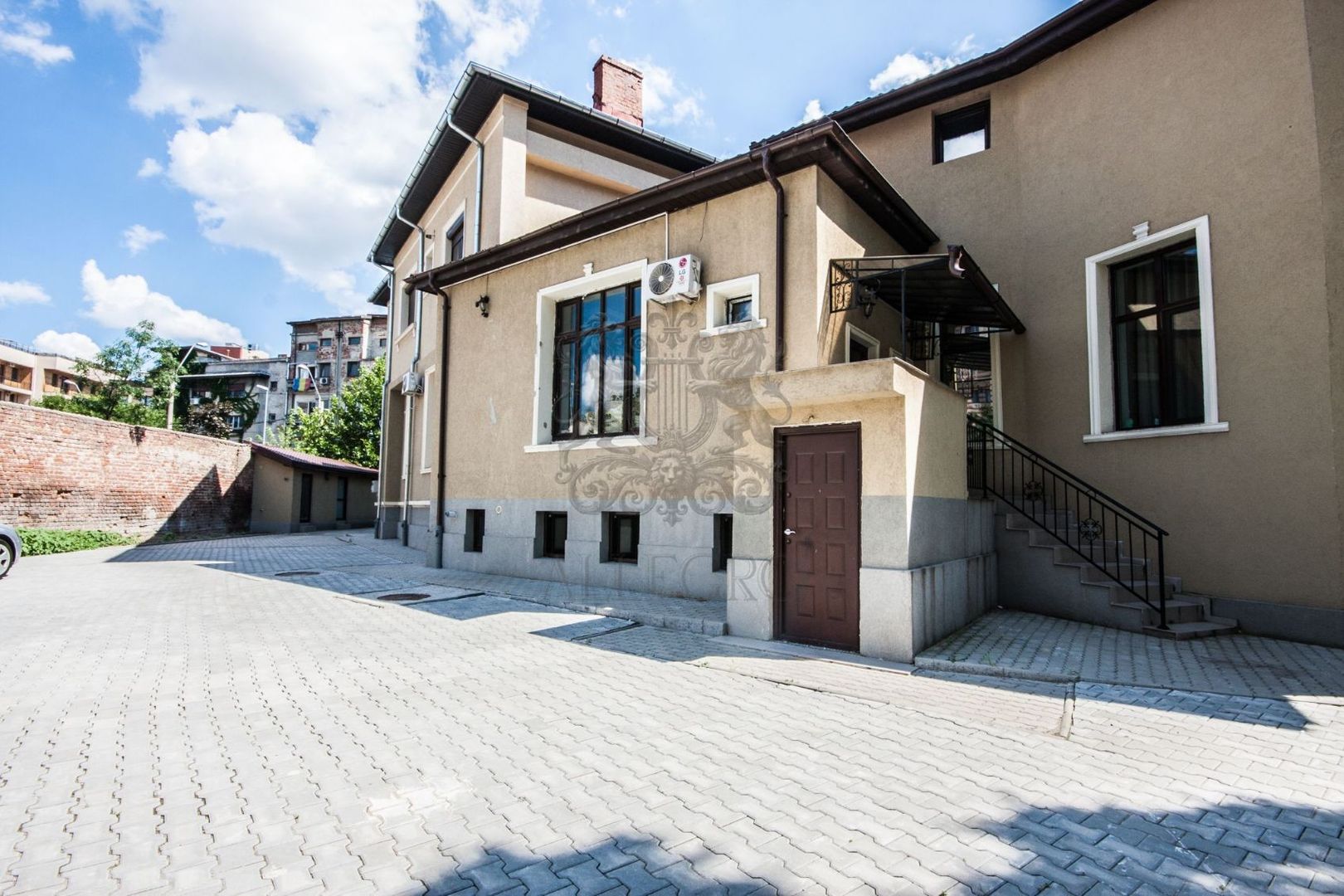 Vanzare | Apartament Tip Vila | Marasesti | Renovat Complet - Poză 2