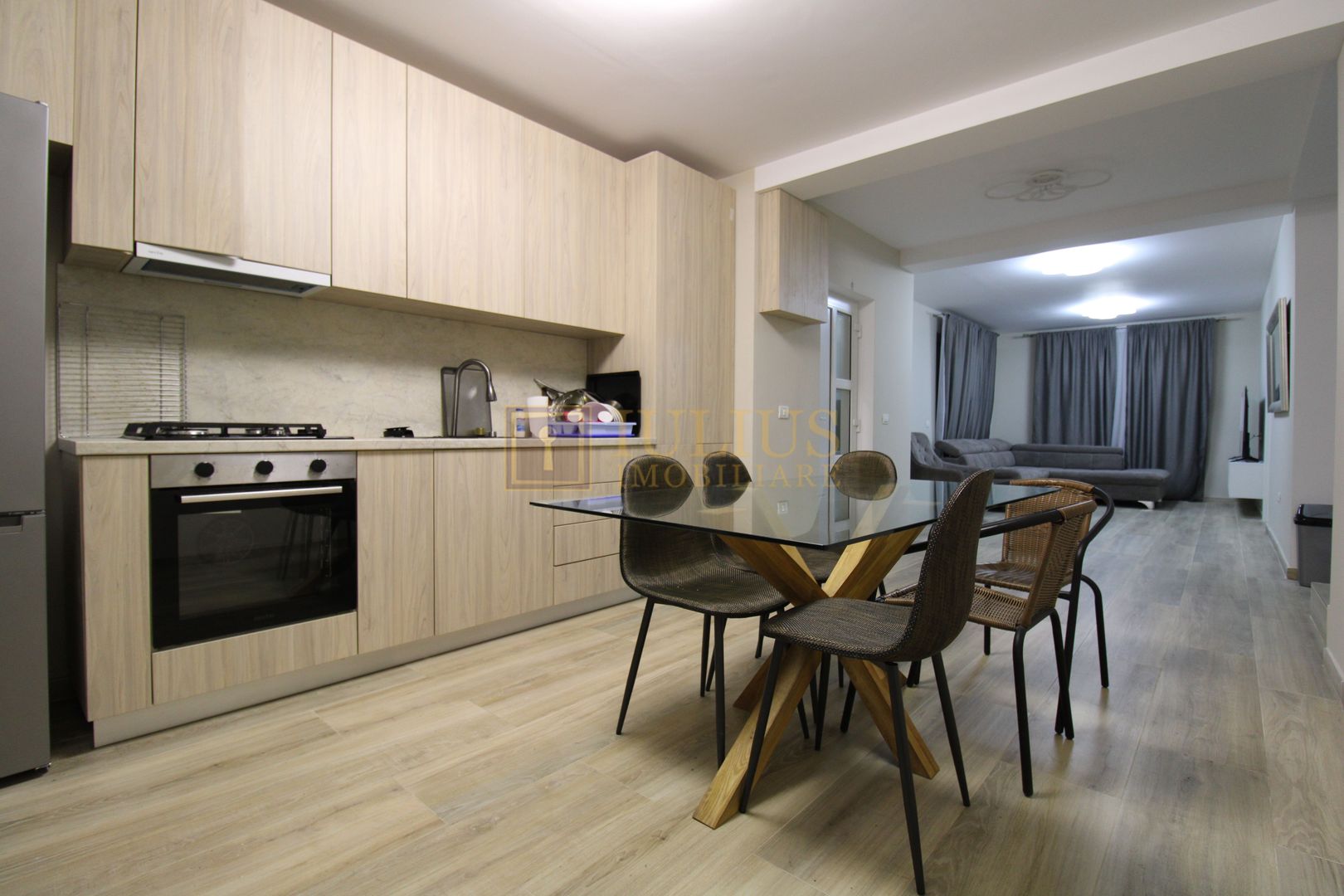 Casa in Ghiroda, 5 camere, 2 bai. - Poză 4