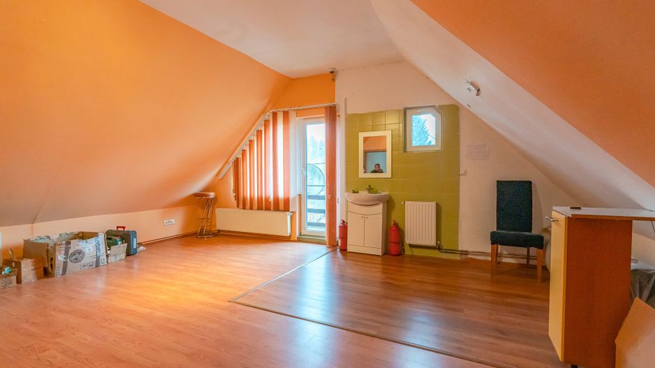 Casa individuala in Dambul Morii cu vedere spre Piatra Mare - Poză 13