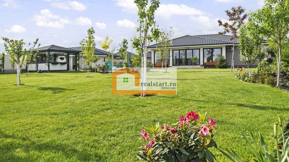 Langa Padure, Vila P+Pod , 1500mp teren,  terasa 40mp,  complex securizat - Poză 3