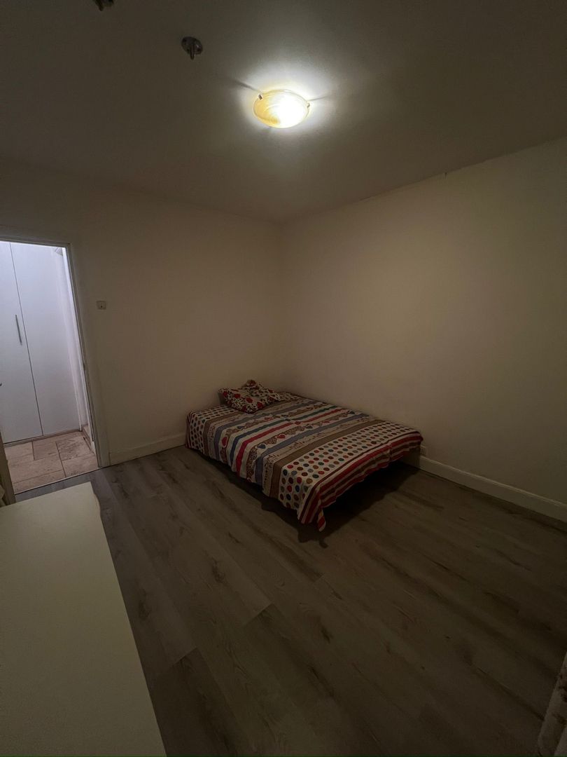 AP. 3 CAMERE RAHOVA, BUCATARIE INCHISA, LOC PARCARE, BLOC REABILITAT - Poză 6