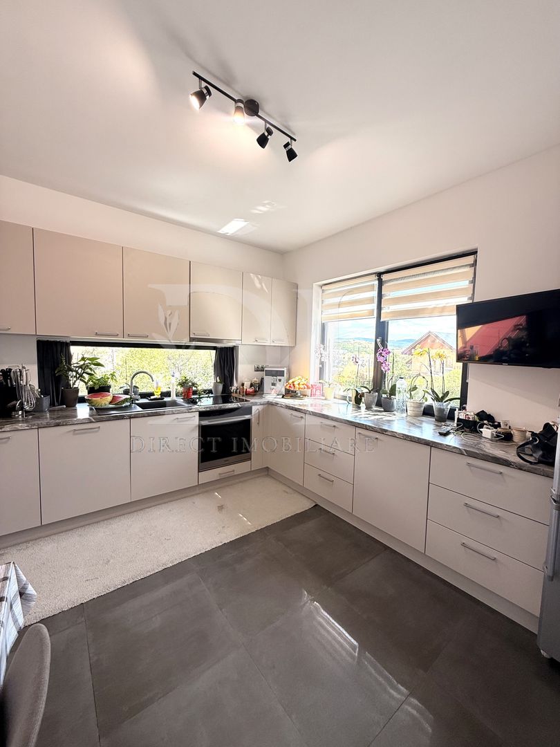 Casa la cheie / 4 camere / Zona Eroilor - Poză 1
