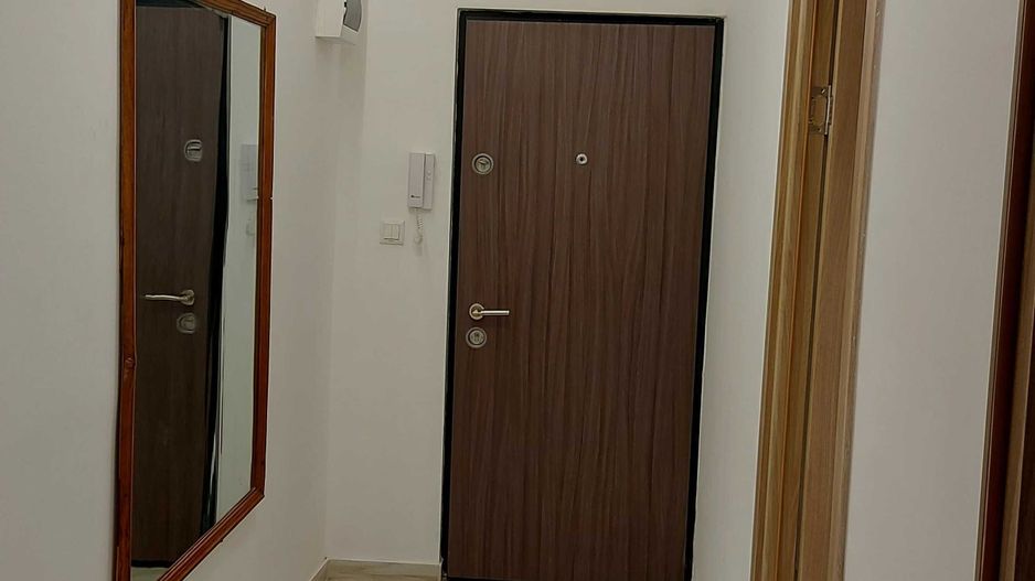 Vand apartament cu 3 camere la intrarea in Micro 17 Satu Mare - Poză 2