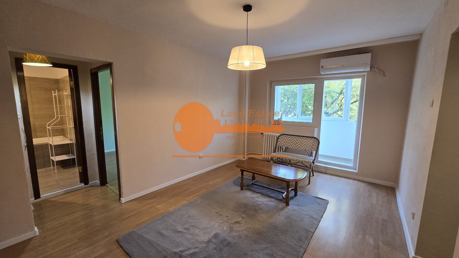 Apartament cu 4 camere in zona Lacul Tei - Bloc Reabilitat - Poză 1